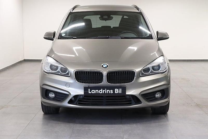 Begagnad BMW 220 Gran Tourer Advantage 191 HK (140 kW) 2015 Silver Minibuss