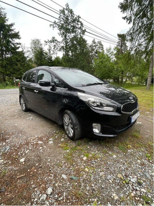 Svart Begagnad 2014 Kia Carens Minibuss | 68 000 kr (Bra pris) - Bild 1/4
