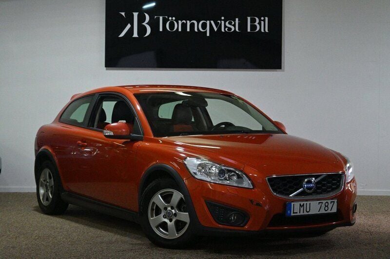 Begagnad 2011 Volvo C30 Momentum Halvkombi | 74 990 kr (Marknadspris) - Bild 1/4