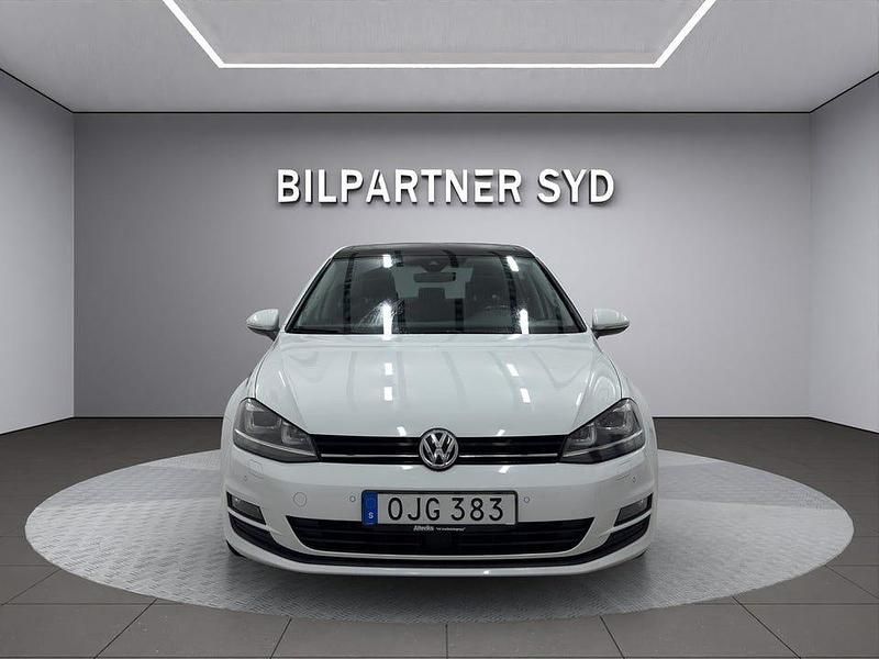 Vit Begagnad 2016 VW Golf VII Halvkombi | 139 900 kr (Lite dyr) - Bild 1/4