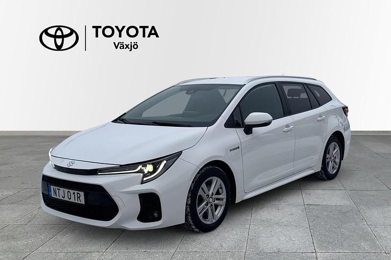 Vit Begagnad 2021 Suzuki Swace Kombi | 179 000 kr (Marknadspris) - Bild 1/4