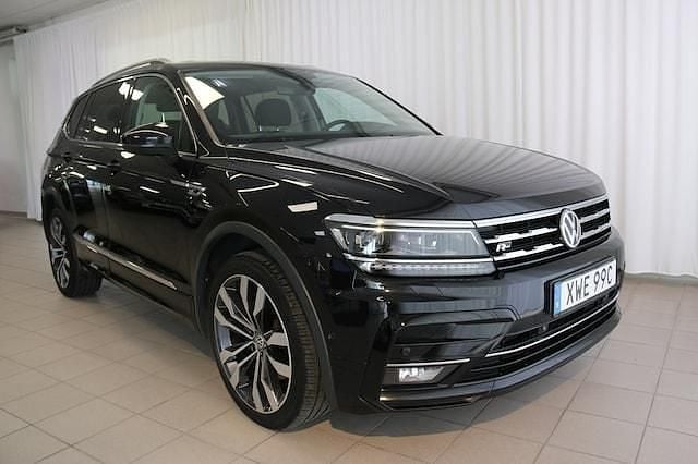 Svart Begagnad 2020 VW Tiguan Allspace Comfortline SUV | 318 000 kr (Marknadspris) - Bild 1/4
