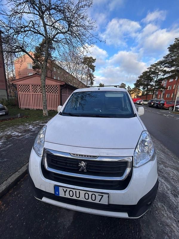 Begagnad 2017 Peugeot Partner Minibuss | 86 500 kr (Marknadspris) - Bild 1/4