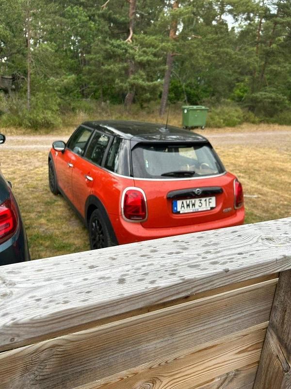 Orange Begagnad 2019 Mini Cooper Pepper Halvkombi | 160 000 kr (Marknadspris) - Bild 1/1
