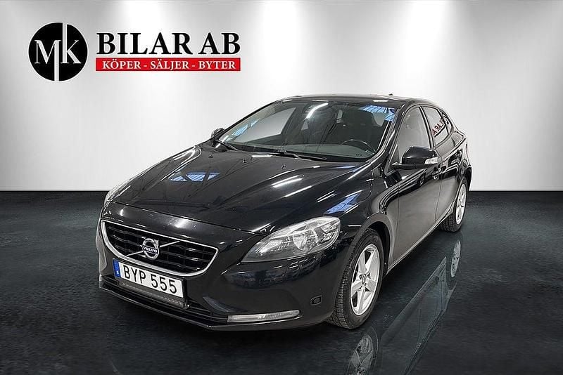 Begagnad Volvo V40 Kinetic 150 HK (110 kW) 2012 Svart Halvkombi
