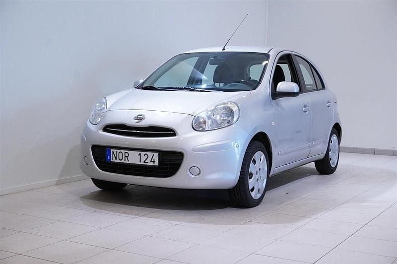 Silver Begagnad 2010 Nissan Micra Acenta Halvkombi | 54 900 kr (Marknadspris) - Bild 1/4