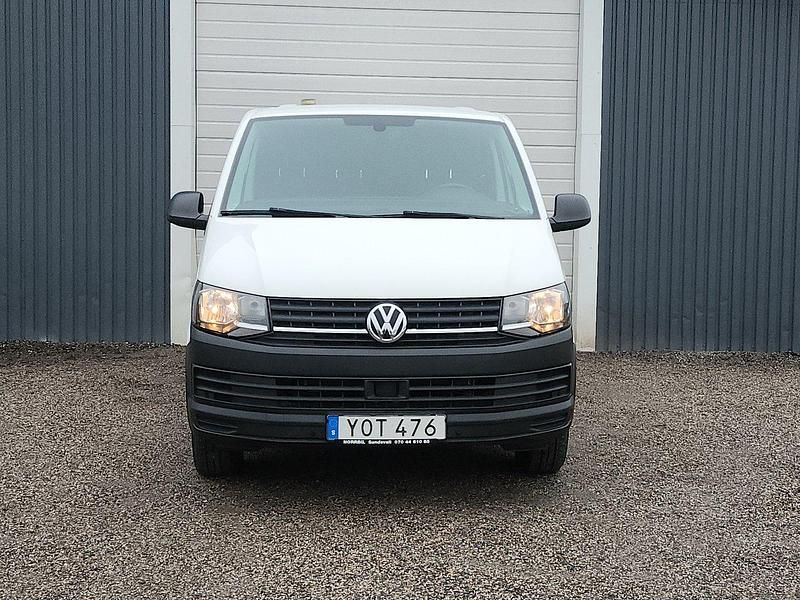 Vit Begagnad 2018 VW T6 Van | 149 000 kr (Bra pris) - Bild 1/4