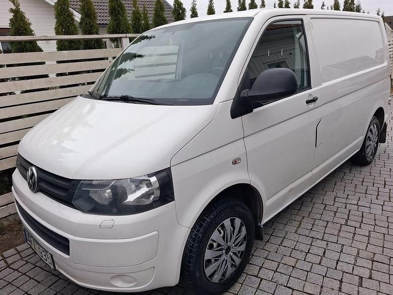 Vit Begagnad 2011 VW T5 Van | 49 900 kr (Superpris) - Bild 1/4