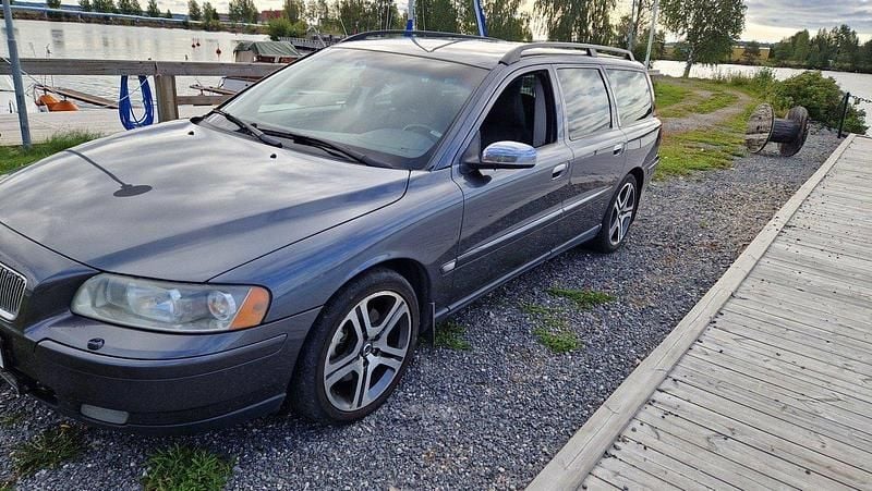 Grå Begagnad 2006 Volvo V70 Dynamic Kombi | 45 000 kr (Dyr) - Bild 1/4