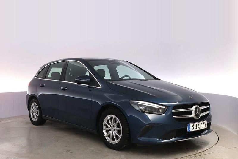 Blå Begagnad 2019 Mercedes B200 Minibuss | 269 000 kr (Marknadspris) - Bild 1/4