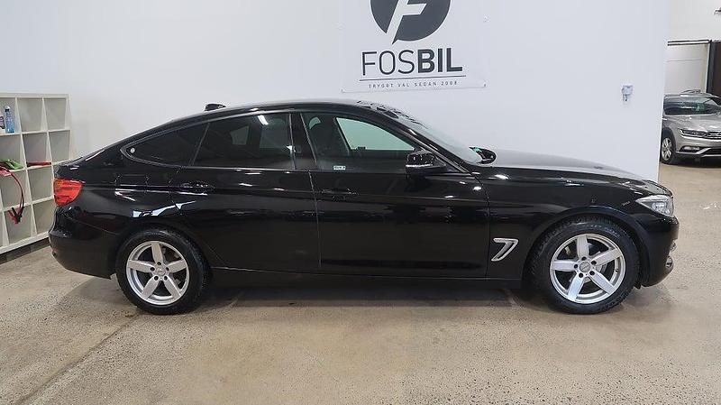 Begagnad BMW 318 Gran Turismo 143 HK (105 kW) 2014 Svart Halvkombi
