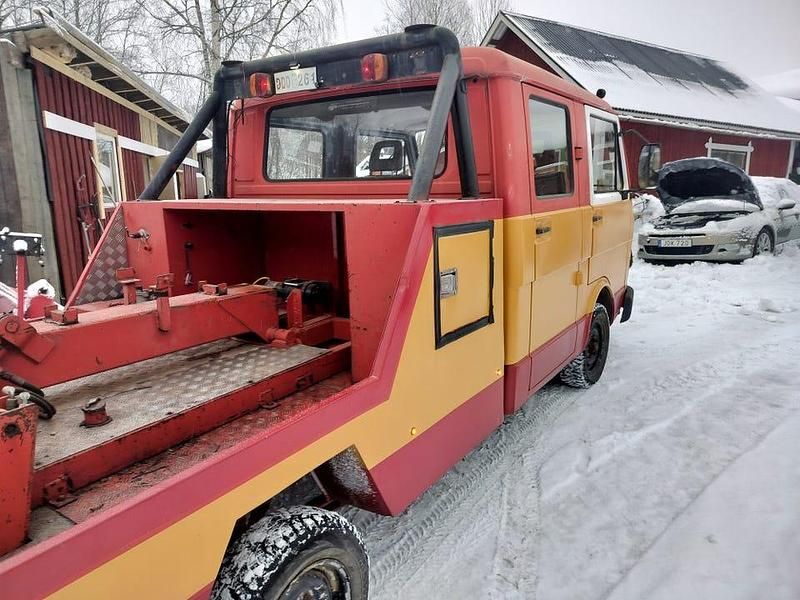 Begagnad VW LT 95 HK (69 kW) 1995 Röd gul