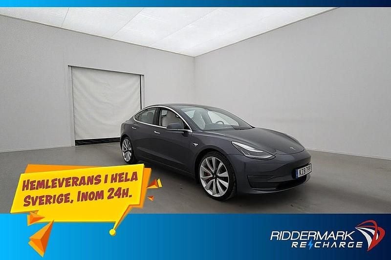 Grå Begagnad 2019 Tesla Model 3 Sedan | 239 800 kr (Lite dyr) - Bild 1/3