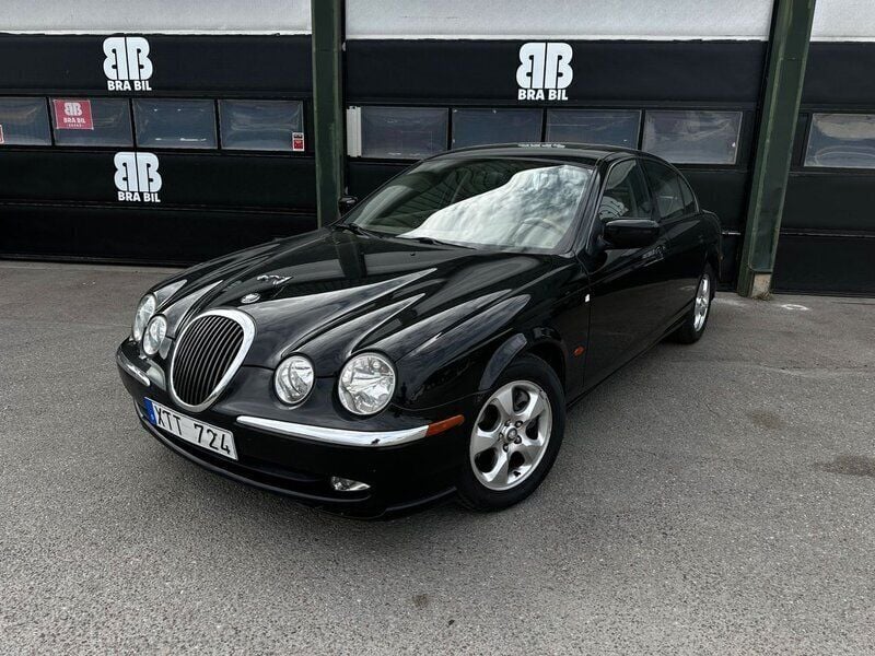 Svart Begagnad 2001 Jaguar S-Type S Sedan | 59 900 kr (Superpris) - Bild 1/4