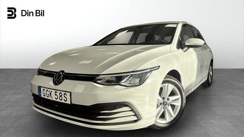 Pure white Begagnad 2021 VW Golf VII Halvkombi | 229 900 kr (Marknadspris) - Bild 1/4