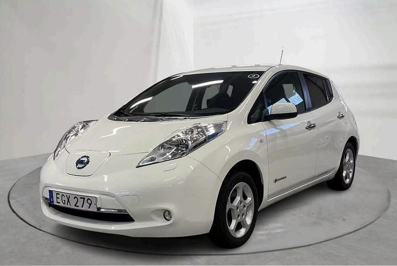 Vit Begagnad 2017 Nissan Leaf Halvkombi | 79 500 kr (Bra pris) - Bild 1/4