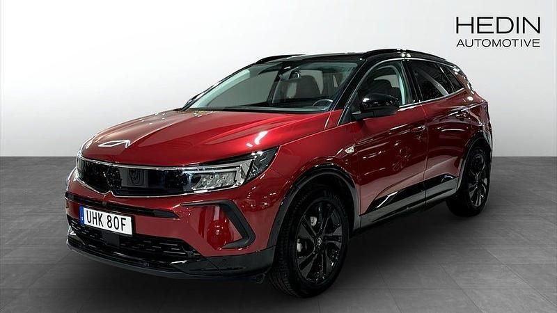 Röd Begagnad 2022 Opel Grandland X GS Line SUV | 249 900 kr (Marknadspris) - Bild 1/4