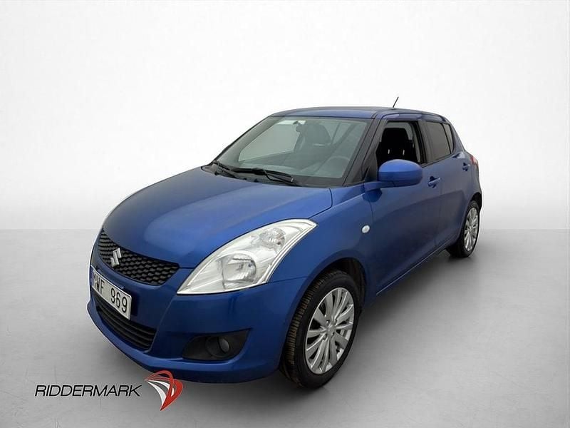 Begagnad Suzuki Swift 94 HK (69 kW) 2012 Blå Halvkombi