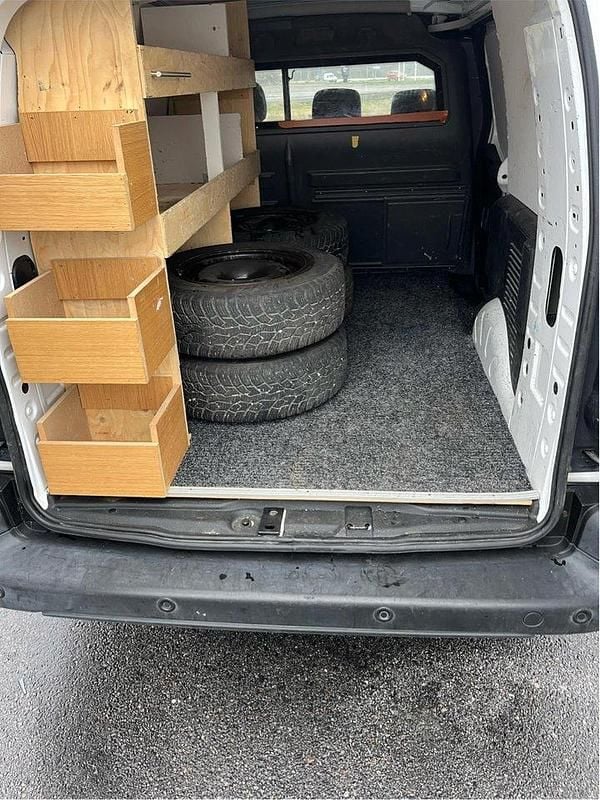 Vit Begagnad 2017 Peugeot Partner Van | 65 000 kr (Bra pris) - Bild 1/4