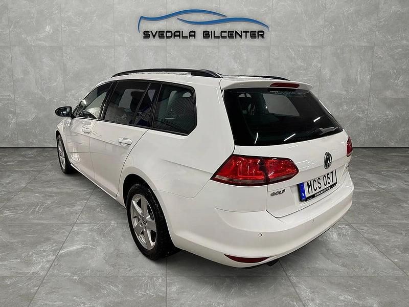 Begagnad VW Golf VII 110 HK (80 kW) 2015 Vit Kombi