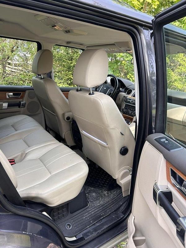Svart Begagnad 2013 Land Rover Discovery 4 HSE SUV | 159 000 kr (Marknadspris) - Bild 1/4