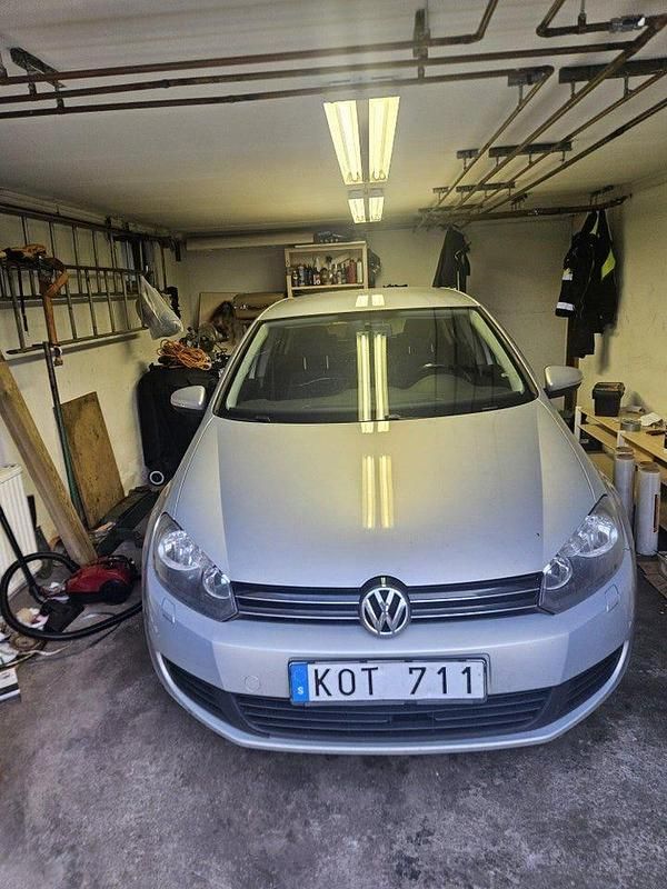 Begagnad 2010 VW Golf VI Halvkombi | 35 000 kr (Bra pris) - Bild 1/4
