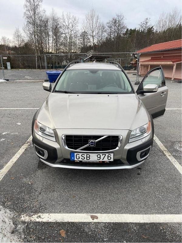 Brun Begagnad 2008 Volvo XC70 Momentum Kombi | 63 000 kr (Bra pris) - Bild 1/4