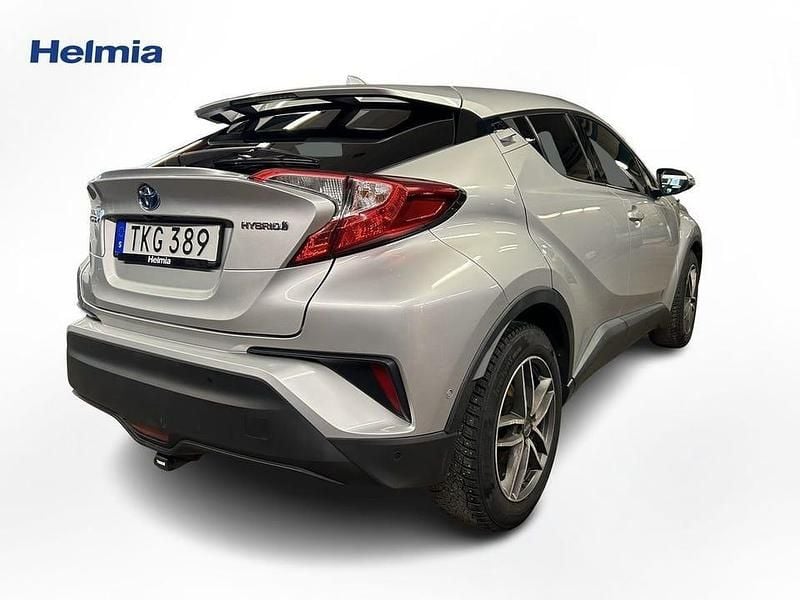 Begagnad Toyota C-HR 124 HK (91 kW) 2017 Silver SUV