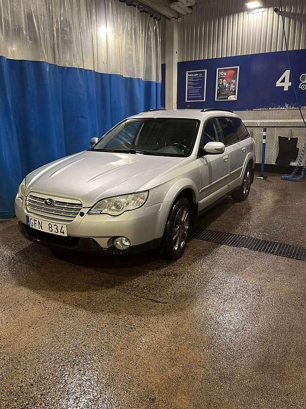 Begagnad 2007 Subaru Outback Kombi | 35 000 kr (Dyr) - Bild 1/4