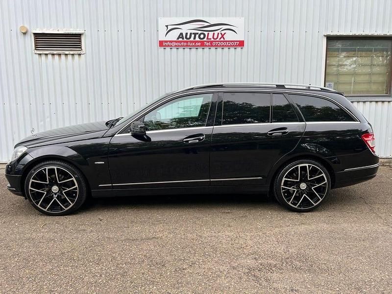 Svart Begagnad 2011 Mercedes C220 Kombi | 74 900 kr (Marknadspris) - Bild 1/4