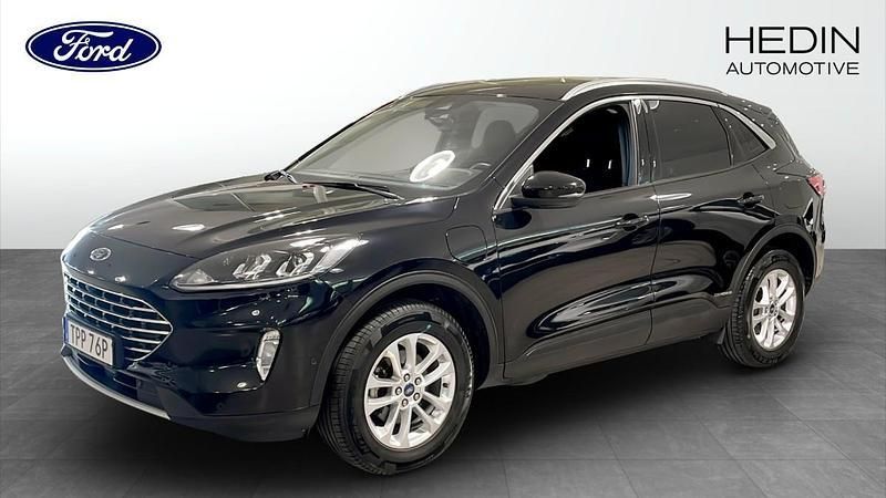 Svart (black) Begagnad 2022 Ford Kuga Titanium SUV | 244 900 kr (Bra pris) - Bild 1/4