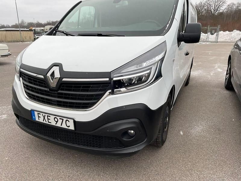 Vit Begagnad 2021 Renault Trafic Minibuss | 269 000 kr - Bild 1/2