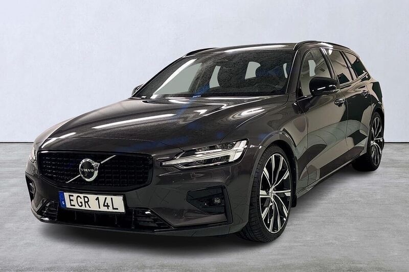 Grå Begagnad 2023 Volvo V60 Plus Kombi | 429 900 kr (Marknadspris) - Bild 1/4