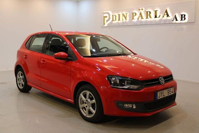 Begagnad VW Polo 86 HK (63 kW) 2010 Röd Halvkombi