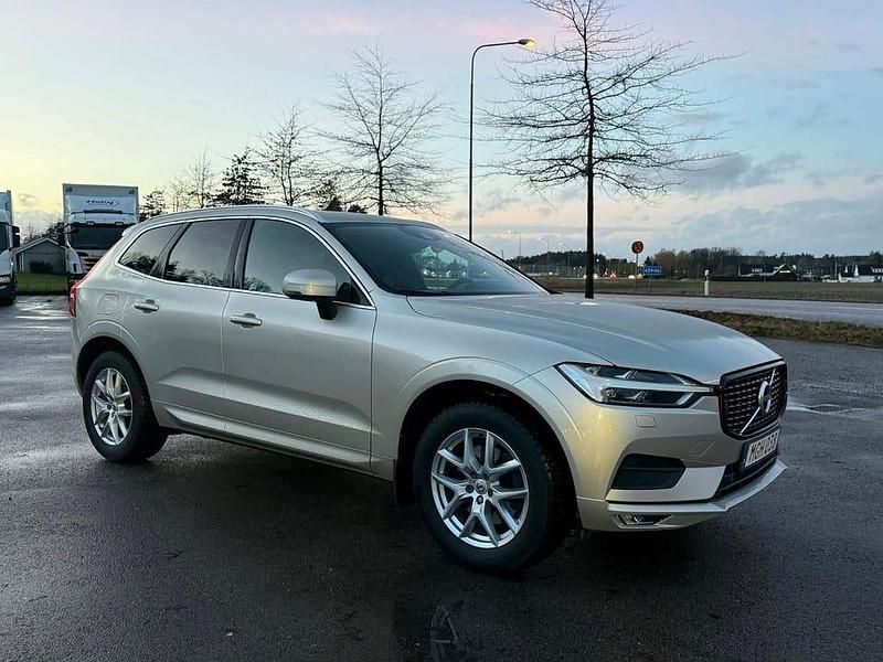 Ljusbrun Begagnad 2018 Volvo XC60 Momentum SUV | 289 000 kr (Dyr) - Bild 1/4