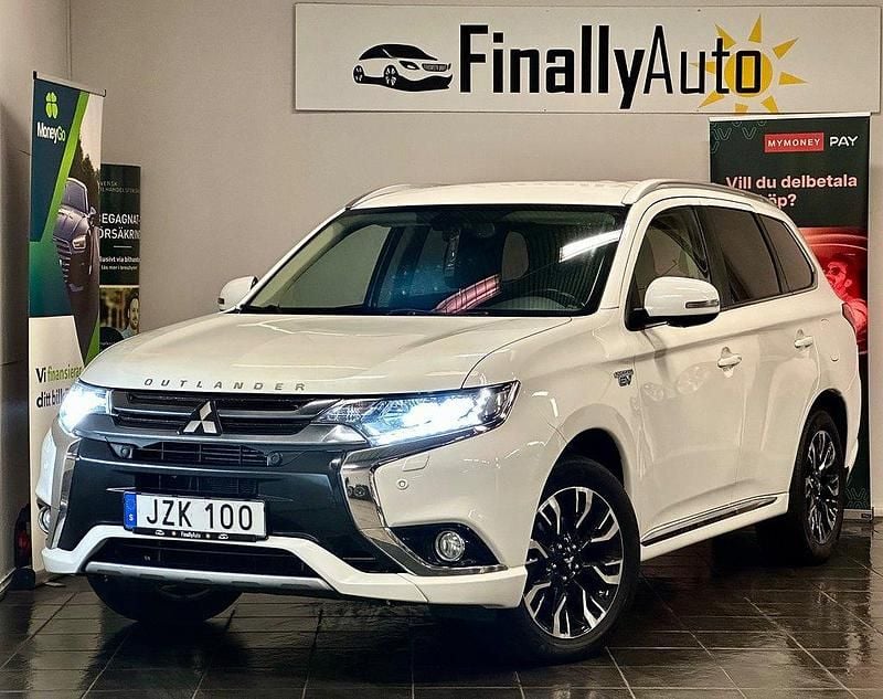 Vit Begagnad 2015 Mitsubishi Outlander P-HEV SUV | 154 900 kr (Marknadspris) - Bild 1/4