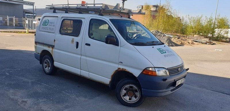 Begagnad Toyota HiAce 102 HK (75 kW) 2004 Vit Van