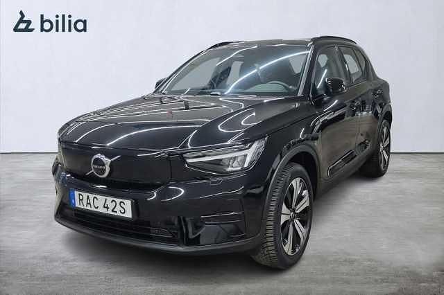 Svart Begagnad 2022 Volvo XC40 Core SUV | 354 900 kr - Bild 1/3