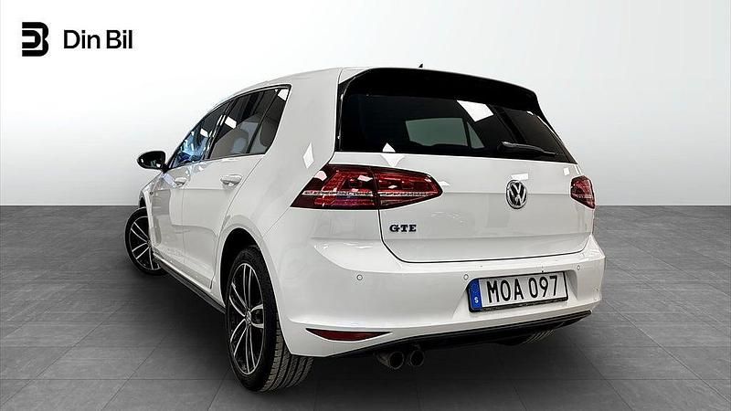 Begagnad VW Golf VII GTE 150 HK (110 kW) 2016 Vit Kombi