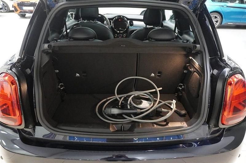 Begagnad Mini Cooper 135 kW (184 HK) 2023 Svart Halvkombi