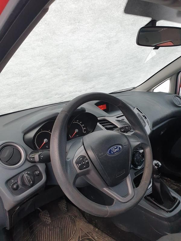Begagnad Ford Fiesta 70 HK (51 kW) 2011 Halvkombi