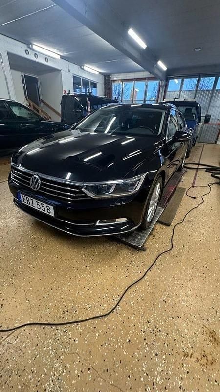 Svart Begagnad 2016 VW Passat GT Kombi | 30 000 kr - Bild 1/4