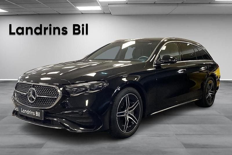 Svart (obsidiansvart metallic) Begagnad 2023 Mercedes E300 Premium Kombi | 599 000 kr (Superpris) - Bild 1/4