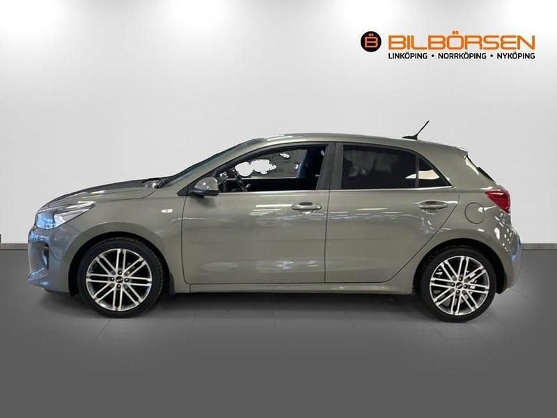 Begagnad Kia Rio Launch Edition 84 HK (61 kW) 2017 Sand track Halvkombi