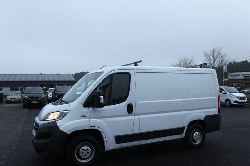 Vit Begagnad 2016 Fiat Ducato Van | 112 500 kr (Bra pris) - Bild 1/4