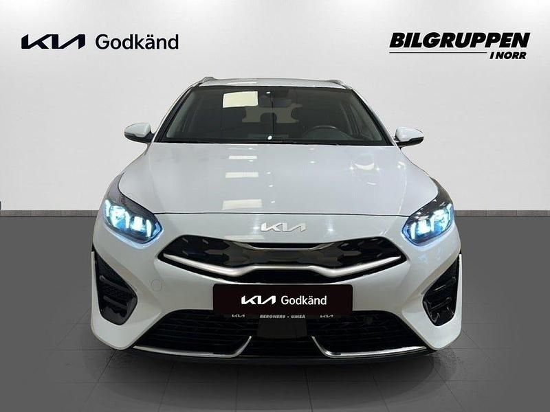Begagnad Kia Ceed Sportswagon 141 HK (103 kW) 2023 Vit Kombi
