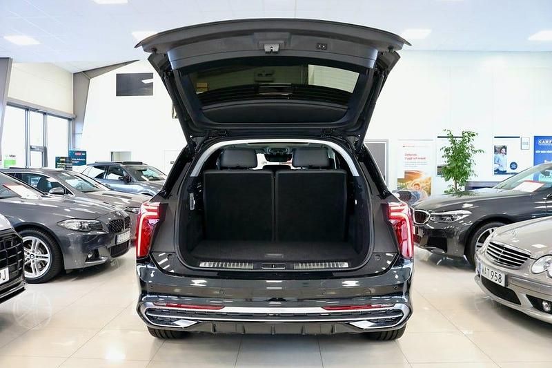 Begagnad Hongqi E-HS9 405 kW (551 HK) 2022 Svart SUV