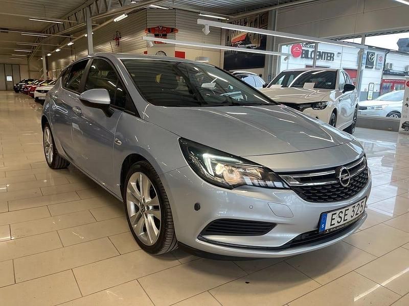 Begagnad Opel Astra Enjoy 111 HK (81 kW) 2019 Grå Halvkombi