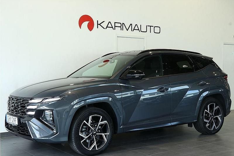 Grå Begagnad 2025 Hyundai Tucson N Line SUV | 479 900 kr (Dyr) - Bild 1/4