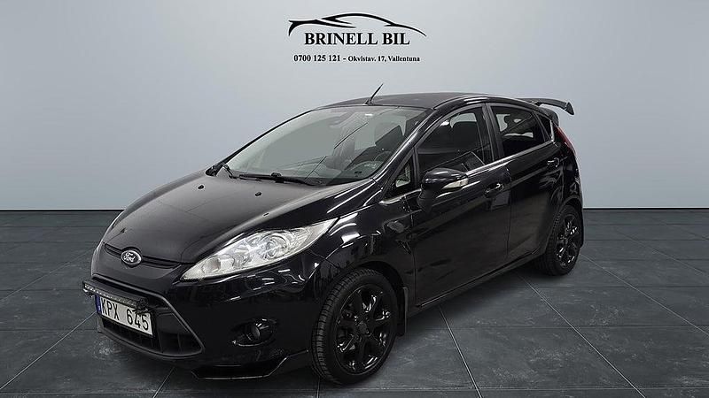 Begagnad Ford Fiesta 83 HK (61 kW) 2012 Svart Halvkombi